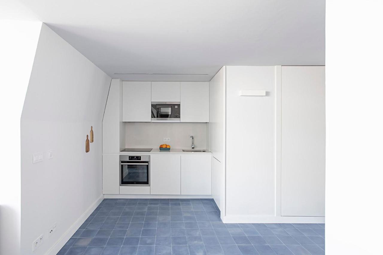 Piso Azul Premium Apartments In Bairro Alto By Lovelystay Lisbon Bagian luar foto